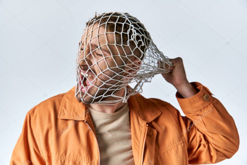 Constraint brackets and algebraic symbols